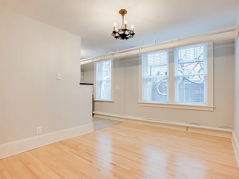 2728 Humboldt Ave S — Photo 4