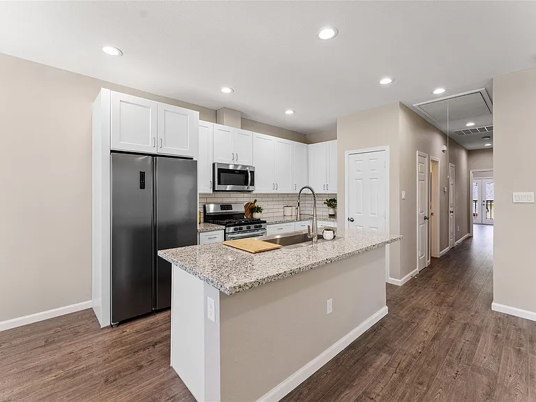5214 Jezebel St #B — Photo 8