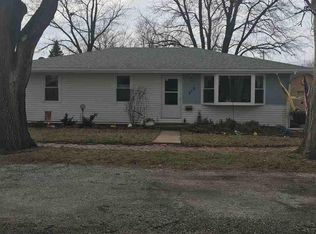 218 Pickett St, Chenoa, IL 61726