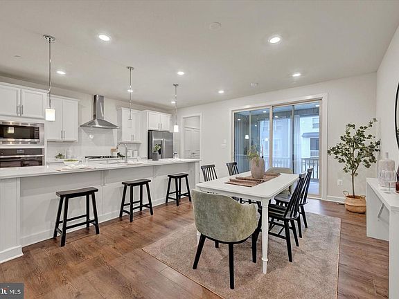 3rd image of 1729 Mill Branch Dr