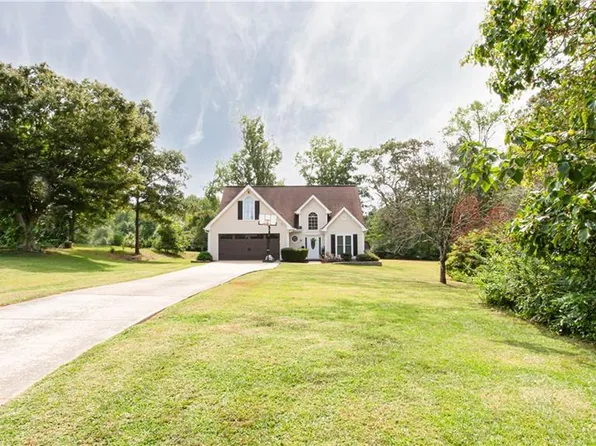 8015 Silversmith Dr, Cumming, GA 30028