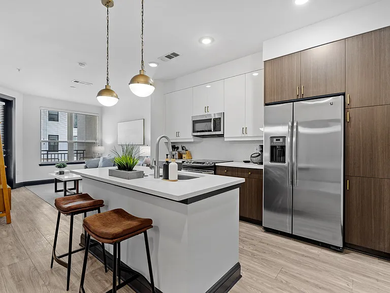 Axis Midtown — Photo 11