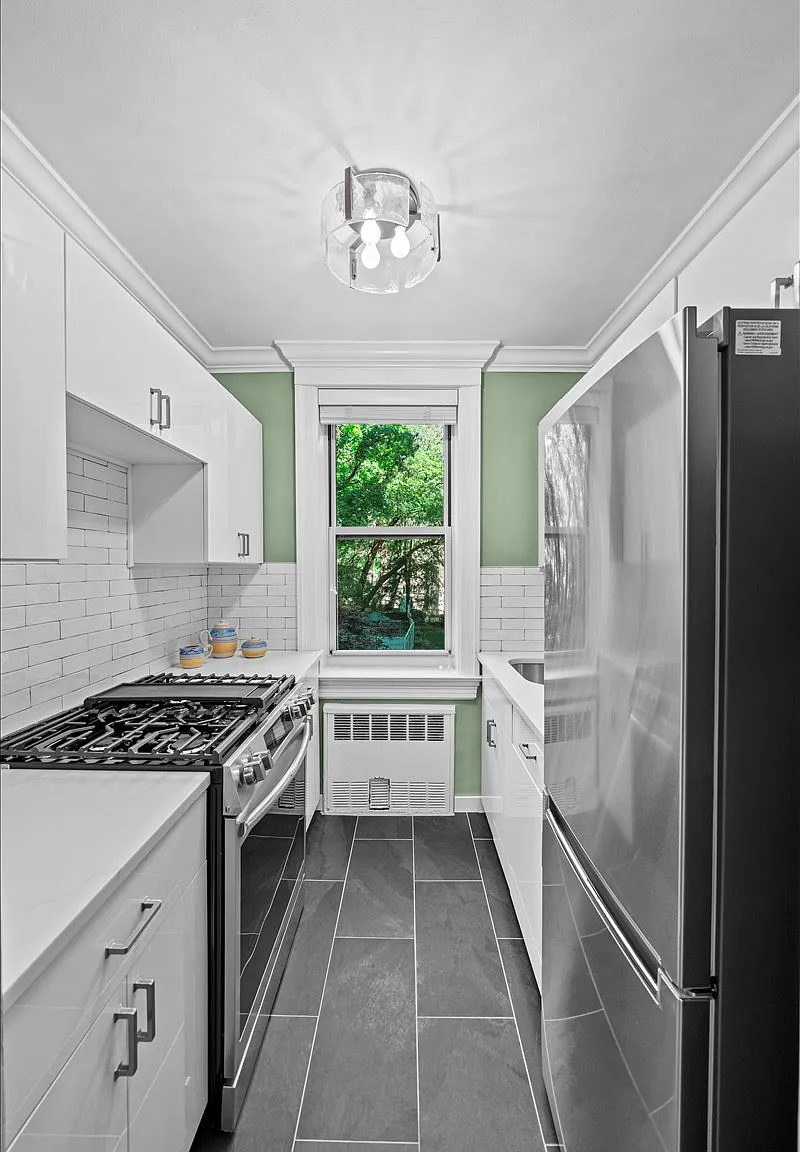 629 Kappock Street — Photo 3