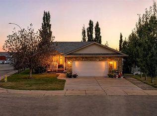 79 W Hillcrest Blvd, Strathmore, AB T1P0A4