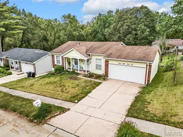 6862 Foxbend Ct, Florissant, MO 63033