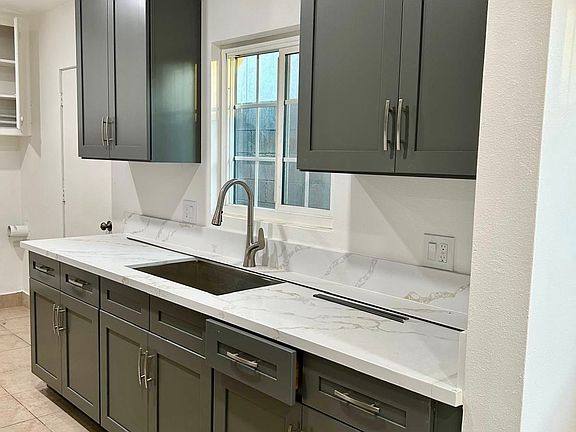 5th image of 107 Ann Ave #107