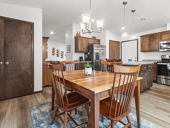 5th image of 888 Tall Grass Ct