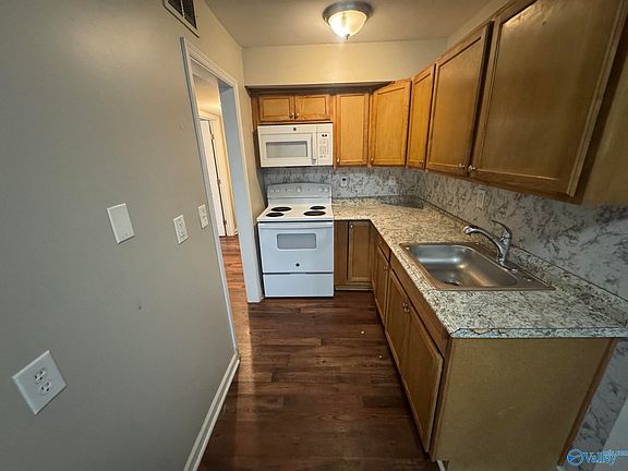 4th image of 2940 Hood Rd SW APT A