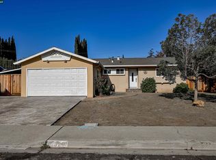 1921 Gilly Ln, Concord, CA 94518