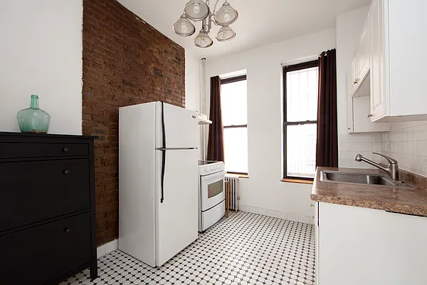 Rented by R New York | media 3