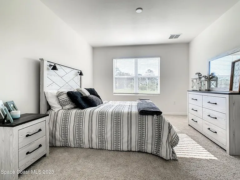 2243 Capital Dr SE — Photo 7