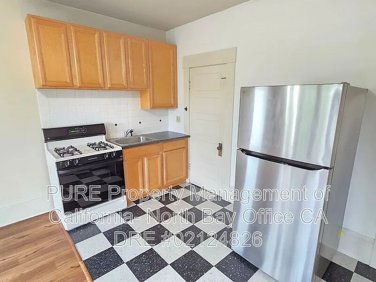 312 Washington St #4 — Photo 5