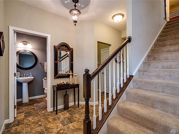 5th image of 9444 Oak Brook Dr