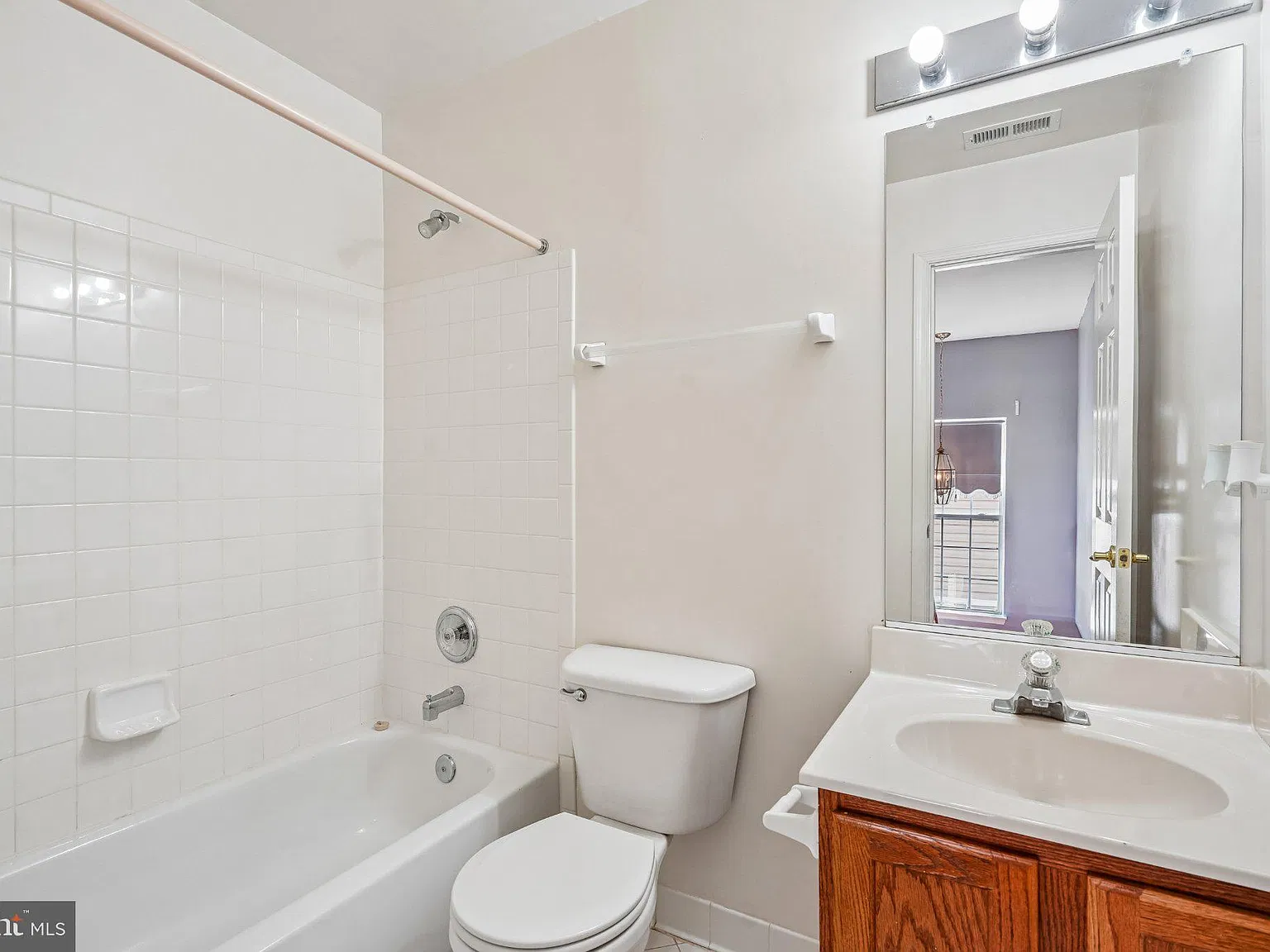 3 bed, 2.5 bath, 1577 sqft, $2,650 — Photo 4