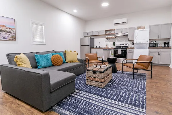 1813 Alpine Drive - 3 — Photo 4