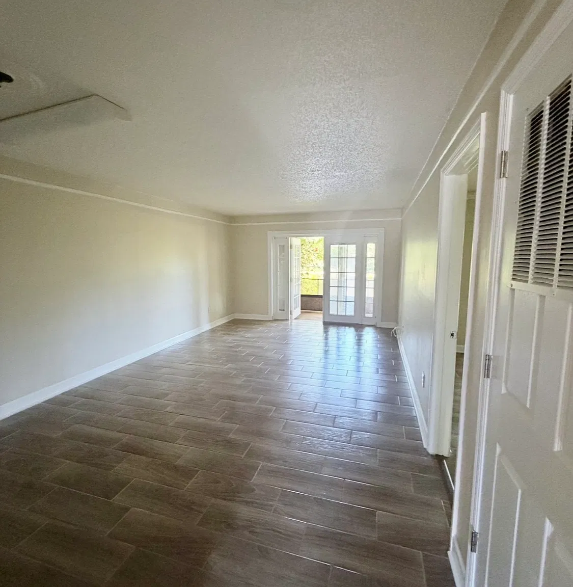 2 bed, 1000 sqft, $1,650 — Photo 3