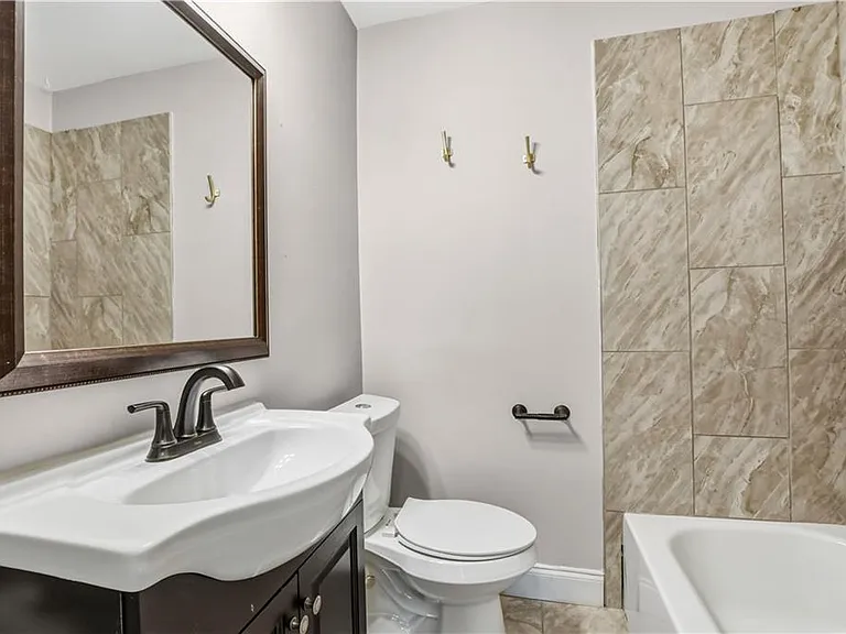 2866 Belvedere Ln — Photo 23