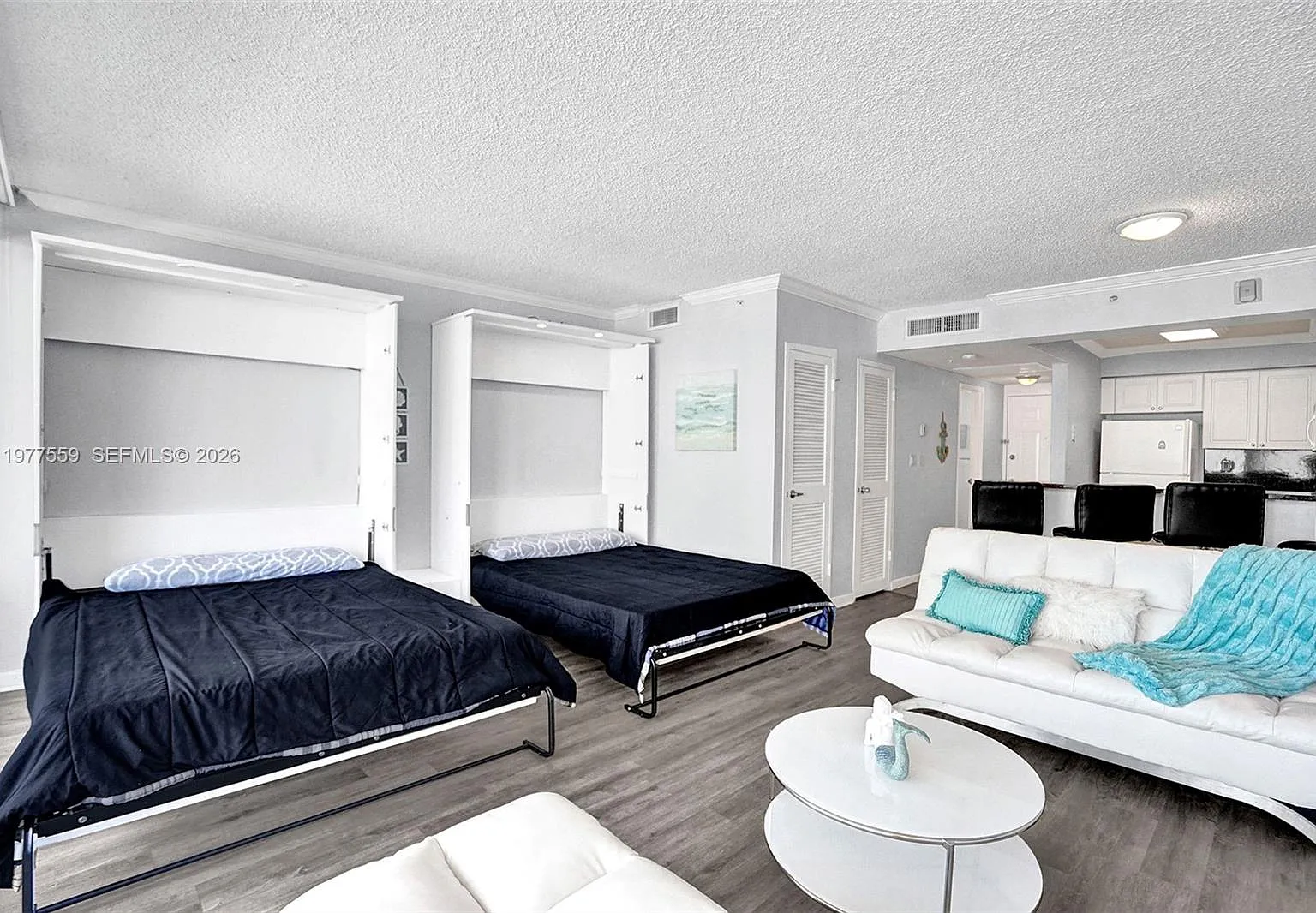 Wave Condo — Photo 4