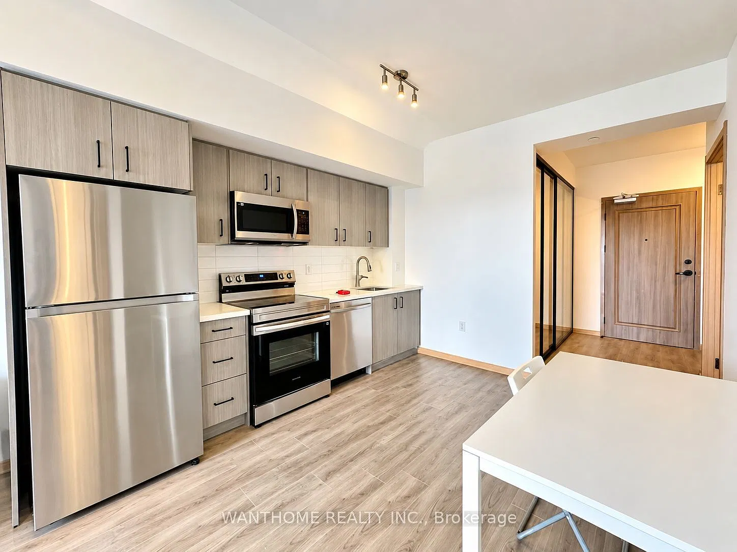 2 bed, $2,350 — Photo 2