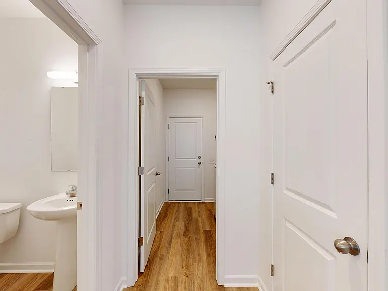 154 Caulfield Rd — Photo 3