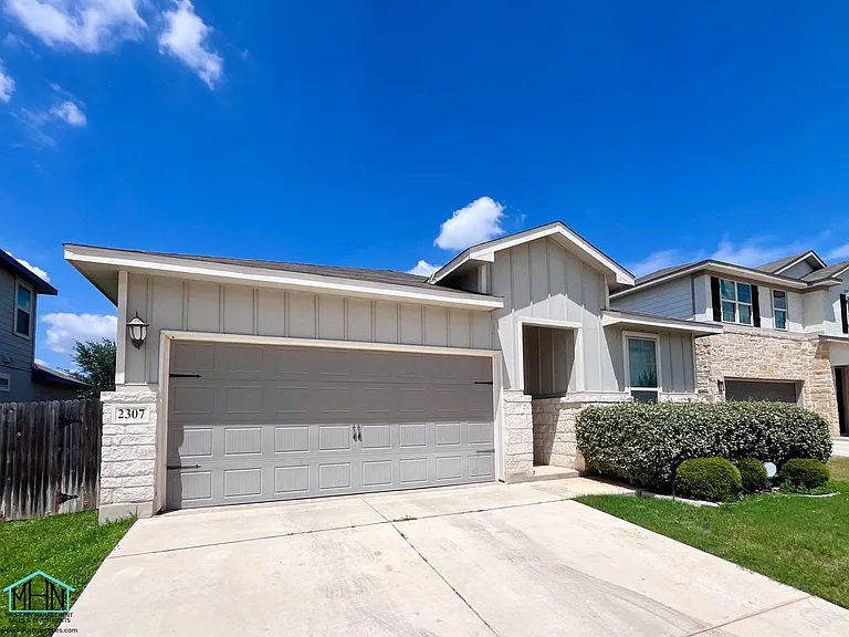 2307 Castello Way — Photo 2