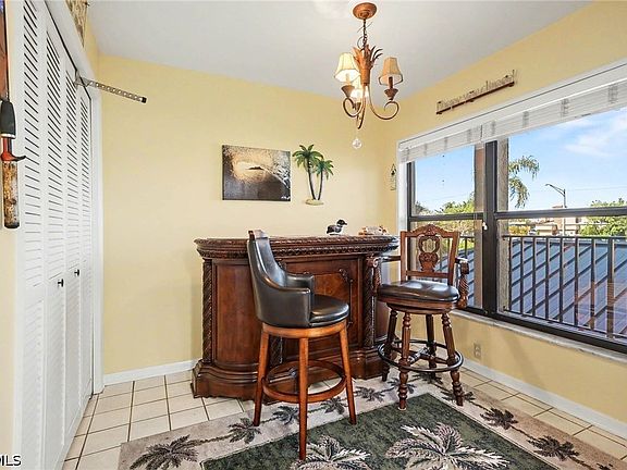 5th image of 4703 SE 17th Pl APT 205