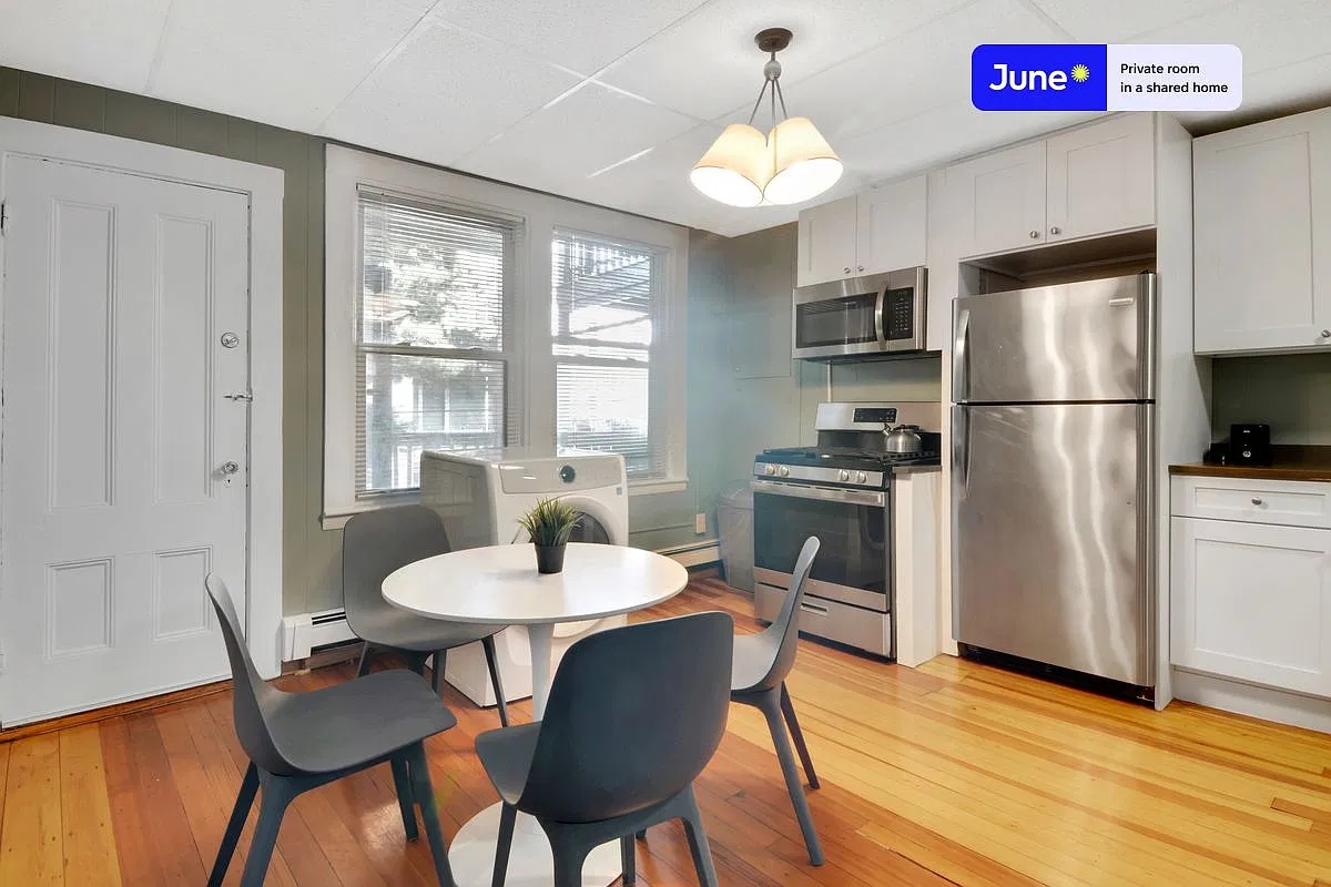 33 Howell St — Photo 4