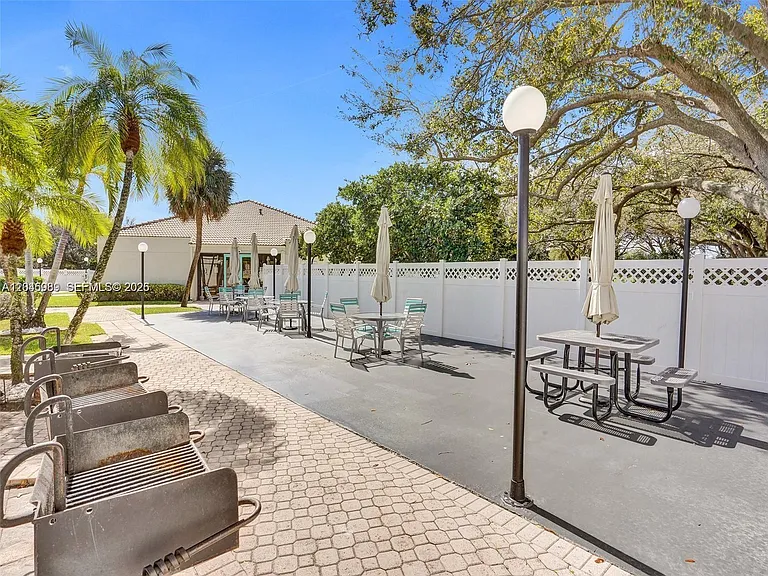 3300 W Rolling Hills Cir #104 — Photo 9