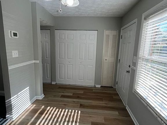 5th image of 3500 Warwick Dr APT 28