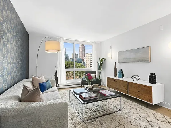 510 Main St APT 410, New York, NY 10044