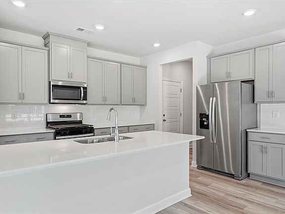 2nd image of 1019 Southwell Dr