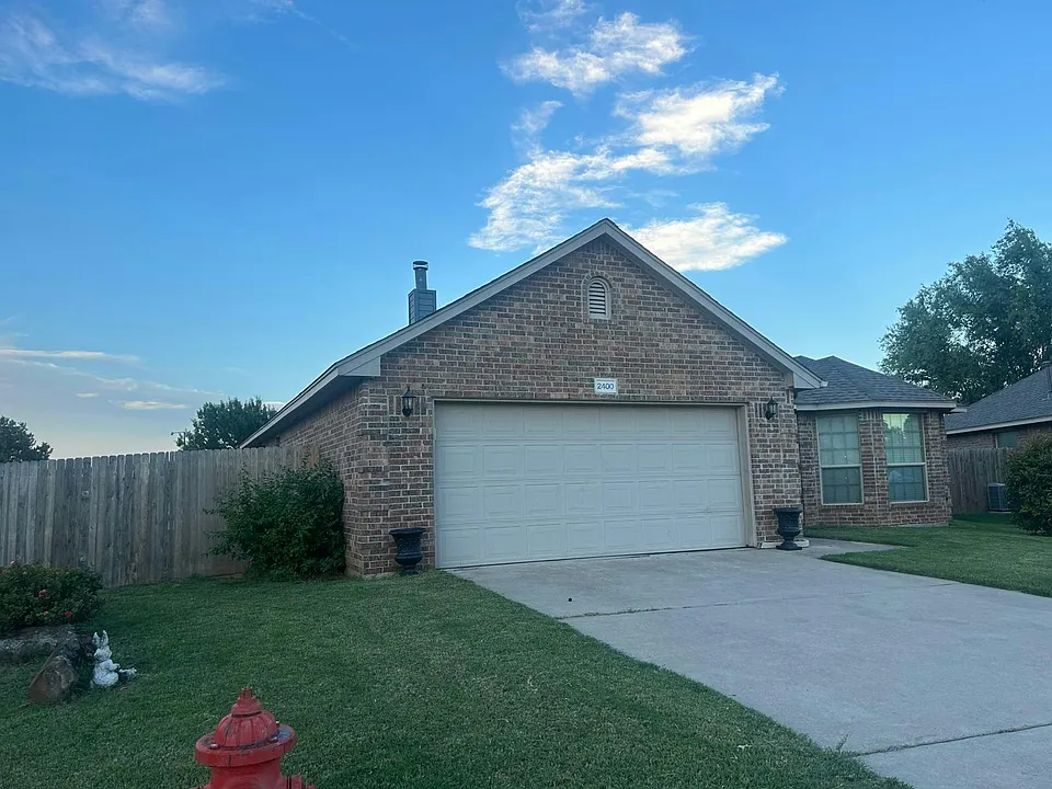 2400 Rookhaven Ln