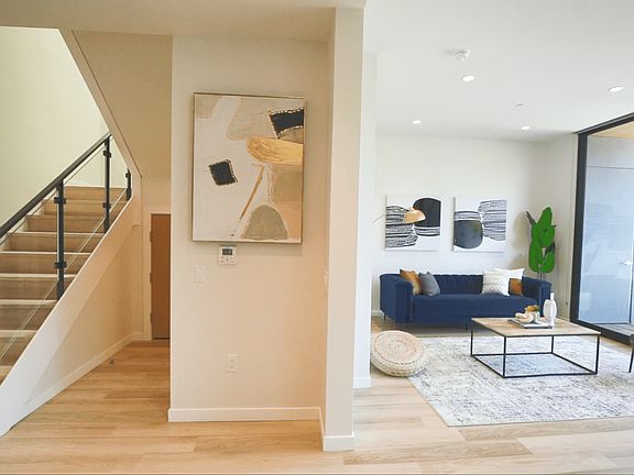 2nd image of 2515 El Camino Real #10