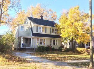 2608 Princeton Rd, Cleveland, OH 44118