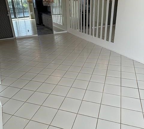 5th image of 710 NE 7th St APT 404