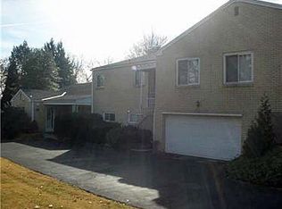 8670 Peebles Rd, Pittsburgh, PA 15237