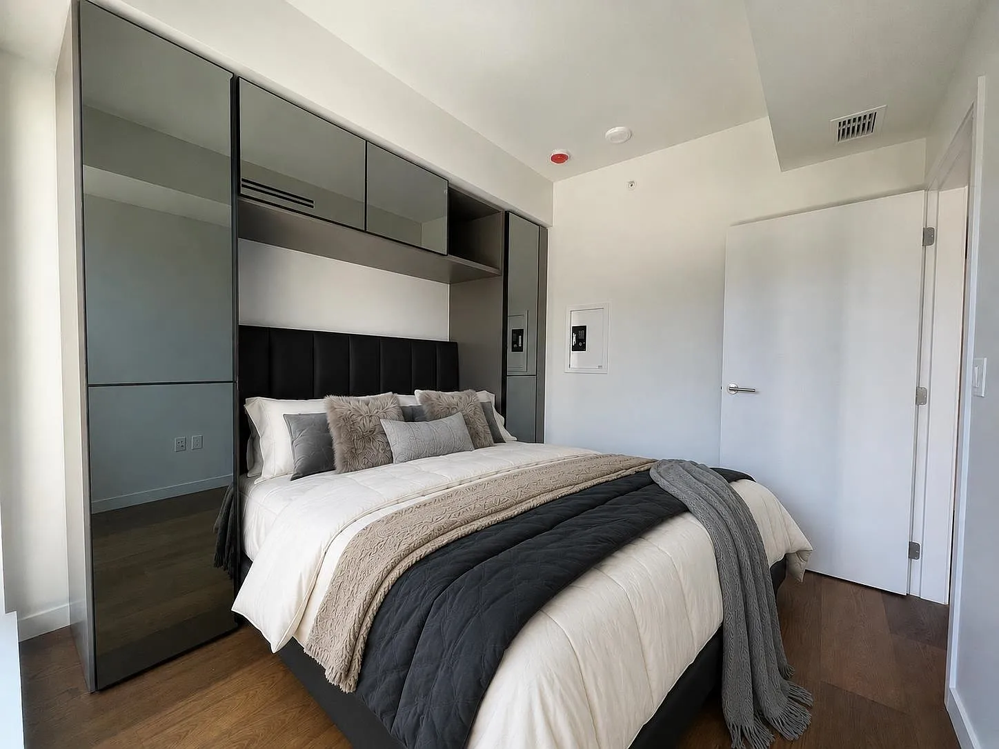 1 bed, 499 sqft, $3,650 — Photo 4