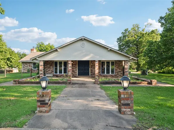 9850 E Maguire Rd, Noble, OK 73068