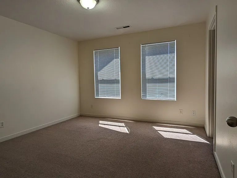 Halsey East Townhomes — Photo 88