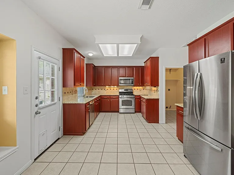 17107 Cradle Cove Ct — Photo 15