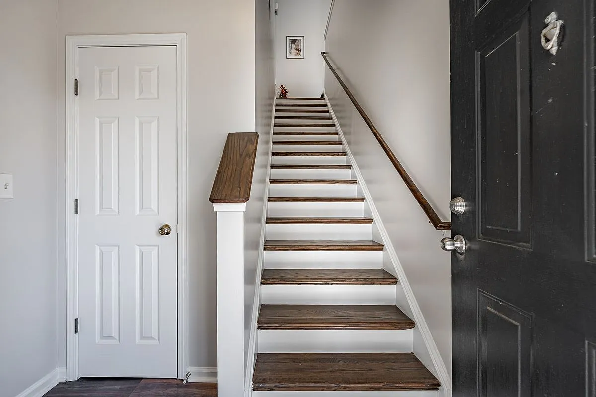 410 Spring Heights Ln SE — Photo 3