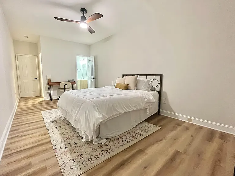 2725 Huntingdon Ave — Photo 23