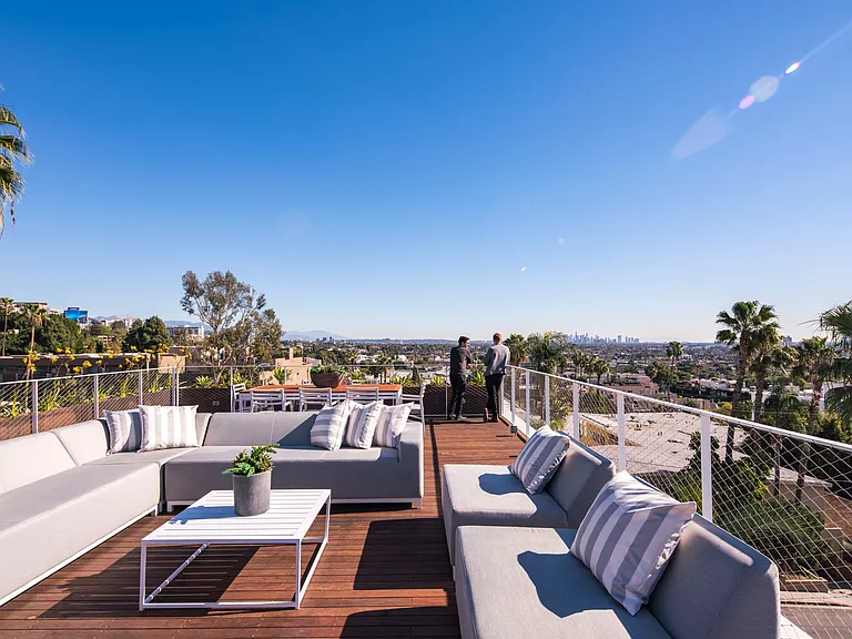 935 N San Vicente Blvd #7 — Photo 19