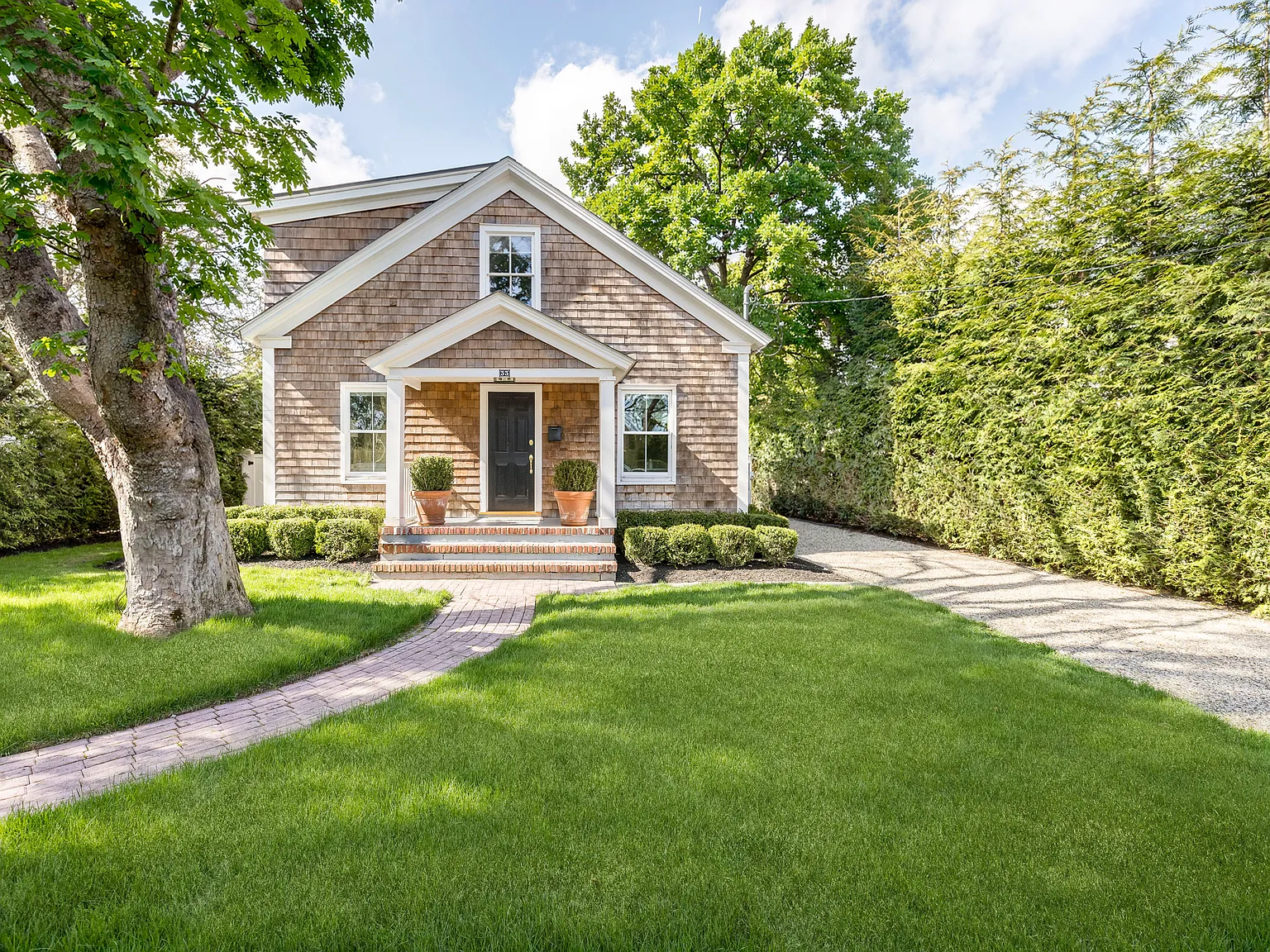 New Southampton Village Summer Rental — Photo 1