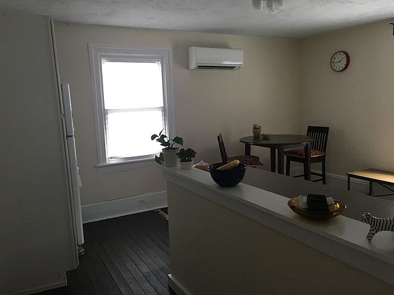 3rd image of 205 N Randolph St