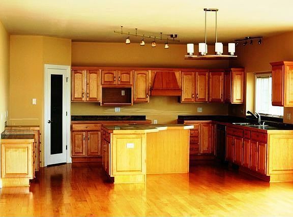 3rd image of W217N5507 Taylors Woods Dr