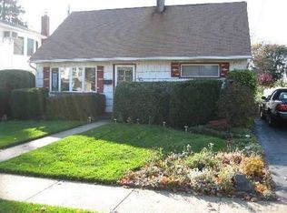 734 Sunrise Ave, Bellmore, NY 11710