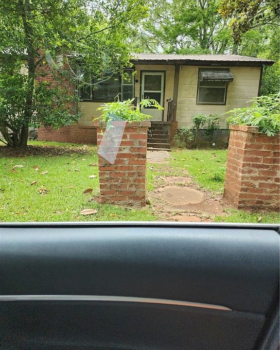 1st image of 550 S Broadnax St