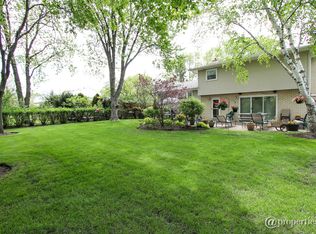 1210 E Suffield Dr, Arlington Heights, IL