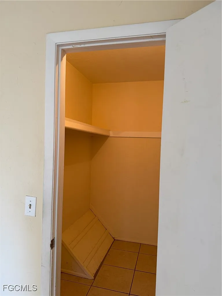2 bed, 1.5 bath, 1098 sqft, $1,325 — Photo 4